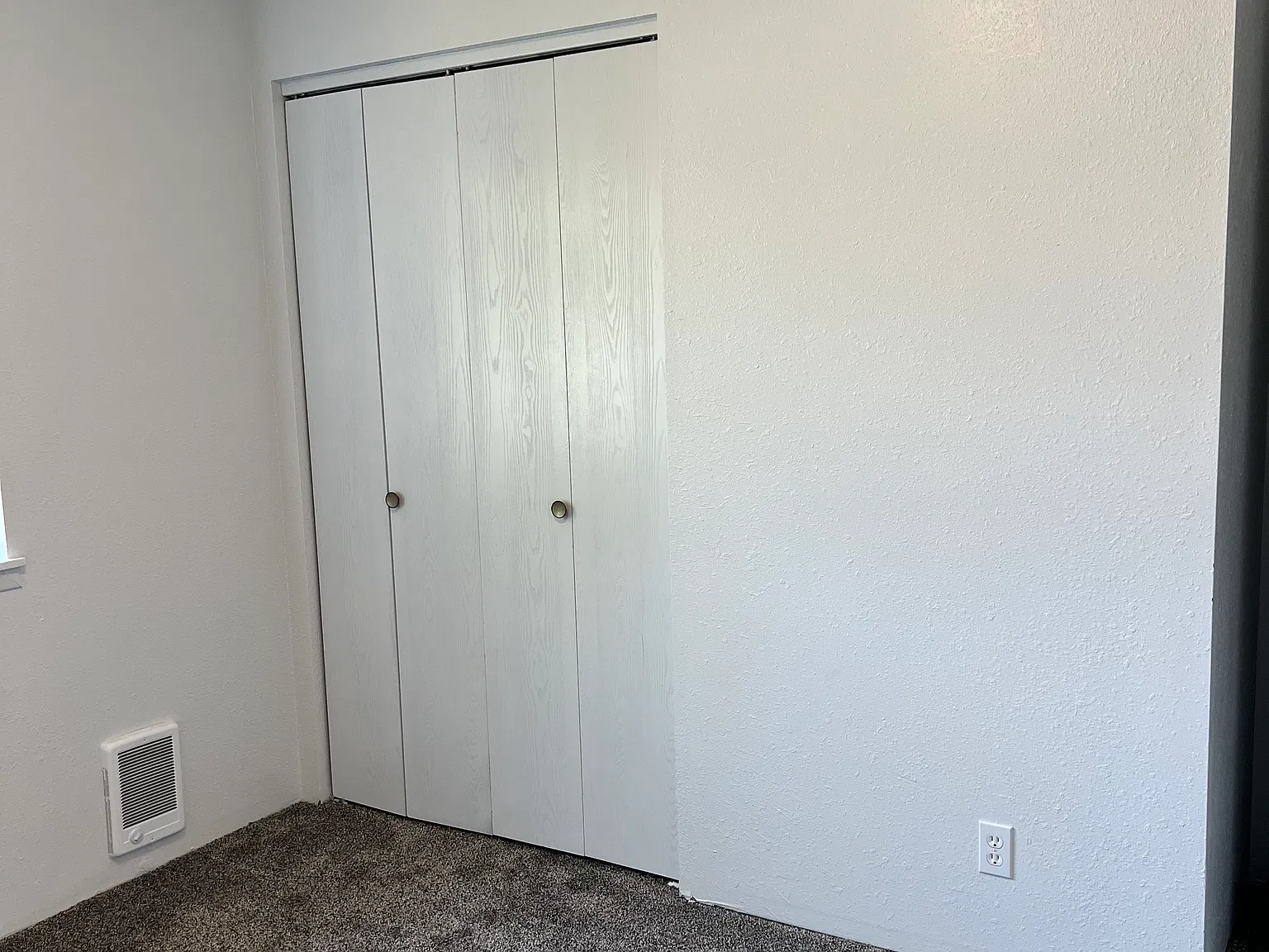 2 bed, $1,200 — Photo 3