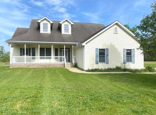 2813 S Hieland Rd, Saint Anne, IL 60964