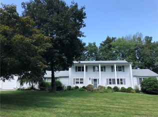 5 Grand Pl, Newtown, CT 06470
