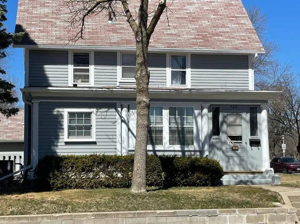722 E Main St, Vermillion, SD 57069