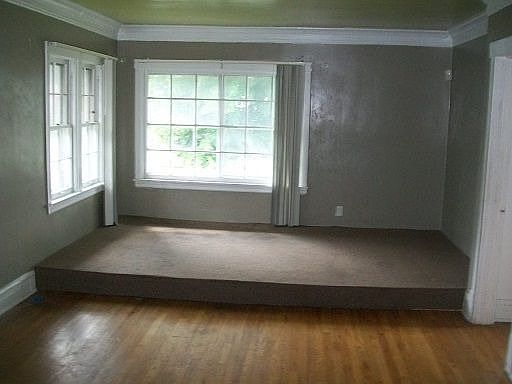 3rd image of 225 S 21st Ave
