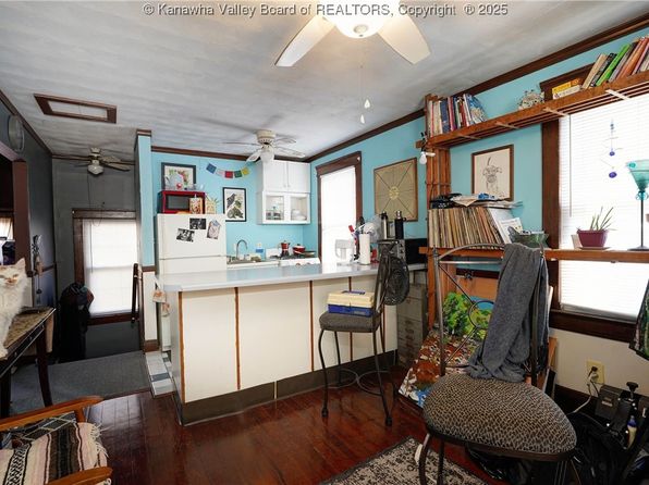 charleston-west-virginia-244529180 picture