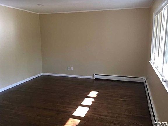 5th image of 19 Winston Dr