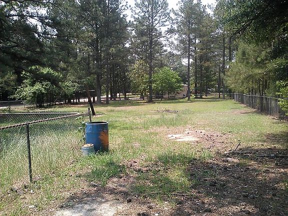 4th image of 602 Hillcrest Dr