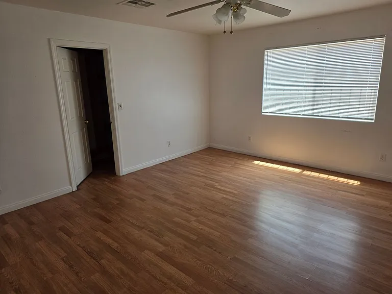 2904 Bassler St — Photo 7