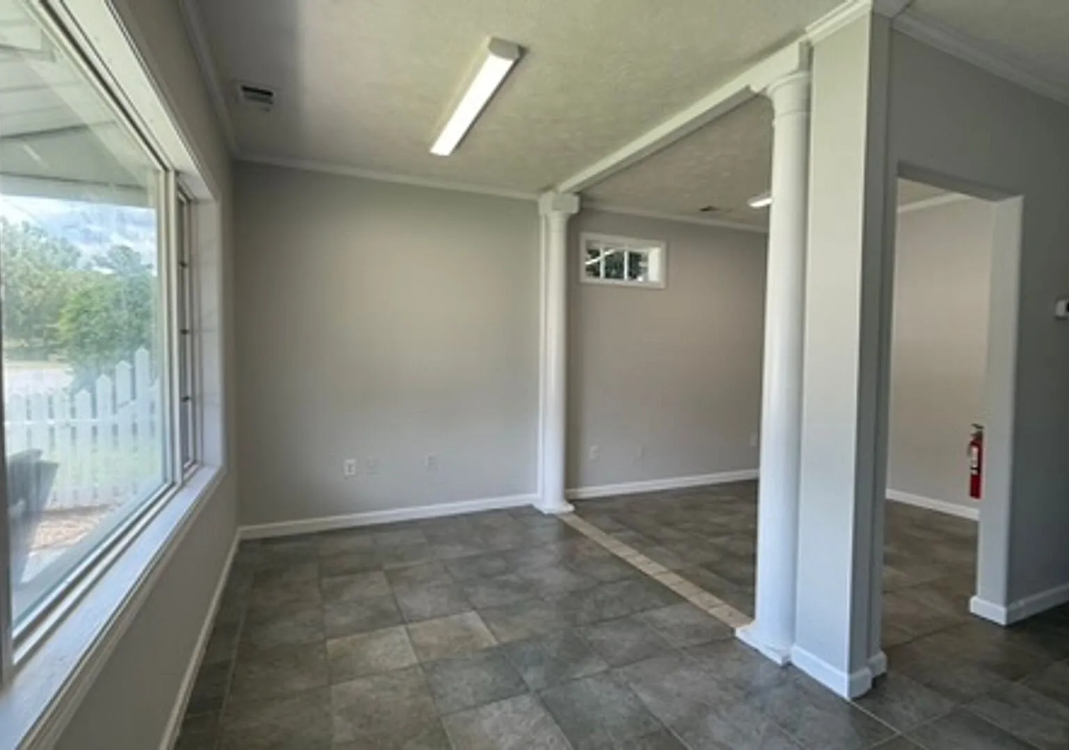 Commercial Office Space in Historic Richmond Hill — Photo 3