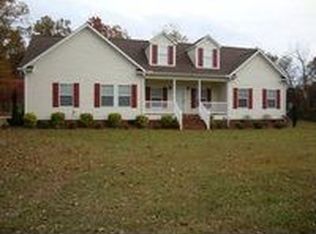 160 Woodsleaf Ln, Sanford, NC 27332