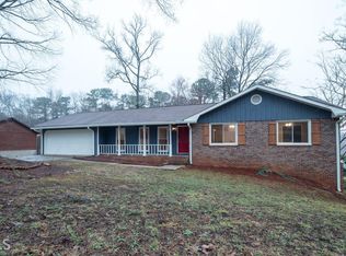 25 Lakeside Dr, Ellenwood, GA 30294