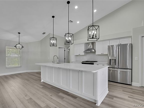3rd image of 6164 N Silver Palm Way