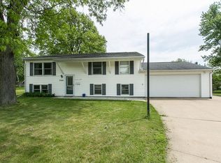 3344 Tibey Ct, Dubuque, IA 52002