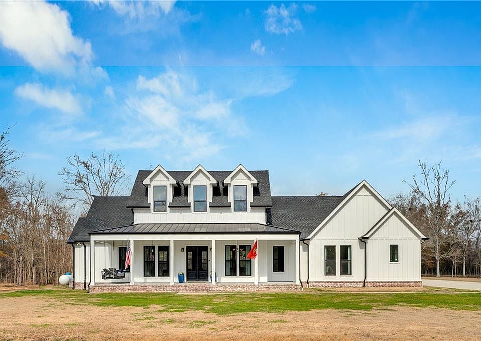 1st image of 545 Delacroix Rd