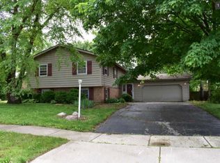 721 S Vista Dr, Algonquin, IL 60102