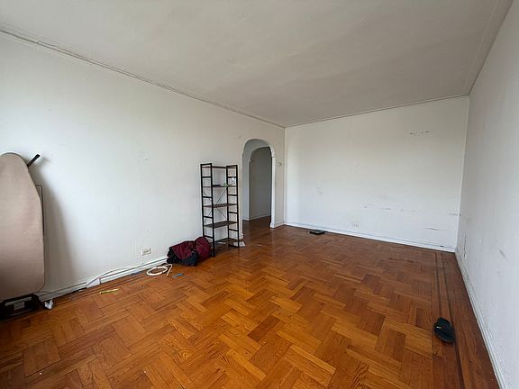 2nd image of 1756 Clay Ave #6E
