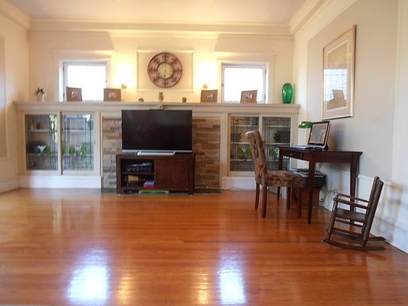 2nd image of 815 W Buena Ave #3E