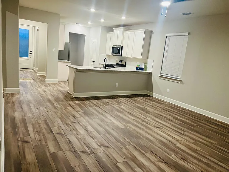 1032 Calhoun Dr — Photo 9