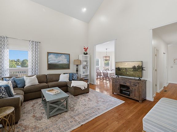 5th image of 3230 Sybill Lee Ln