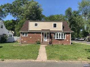 1794 Rensselaer Rd, Teaneck, NJ 07666