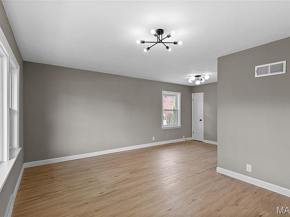 3rd image of 8364 Fullerton Ave