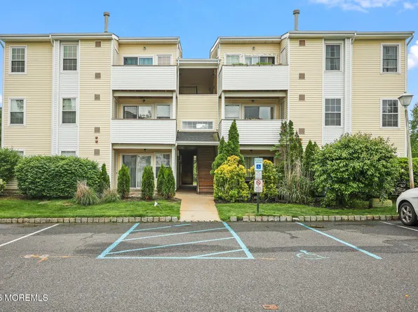 22 Basset Court, Tinton Falls, NJ 07753