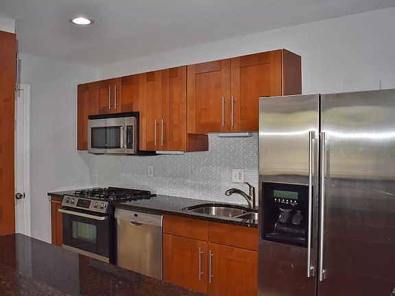 5th image of 12213 Braxfield Ct