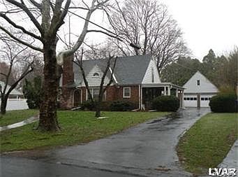 2nd image of 3115 Cambridge Cir