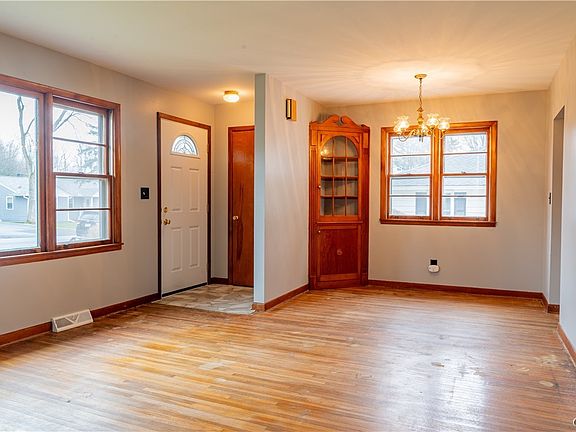 5th image of 5685 Mapleton Dr