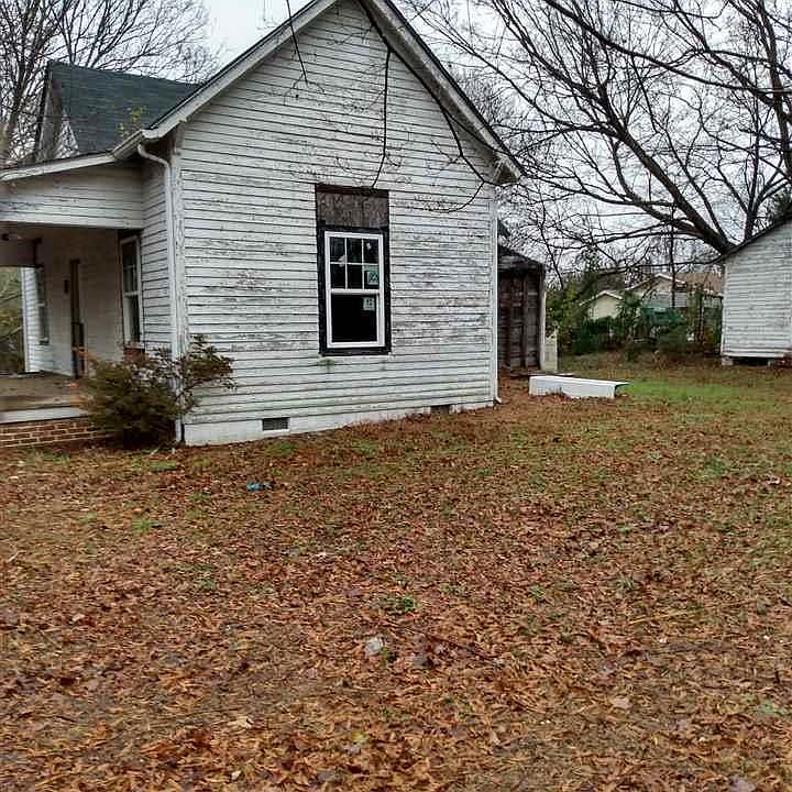 2nd image of 124 Apple St