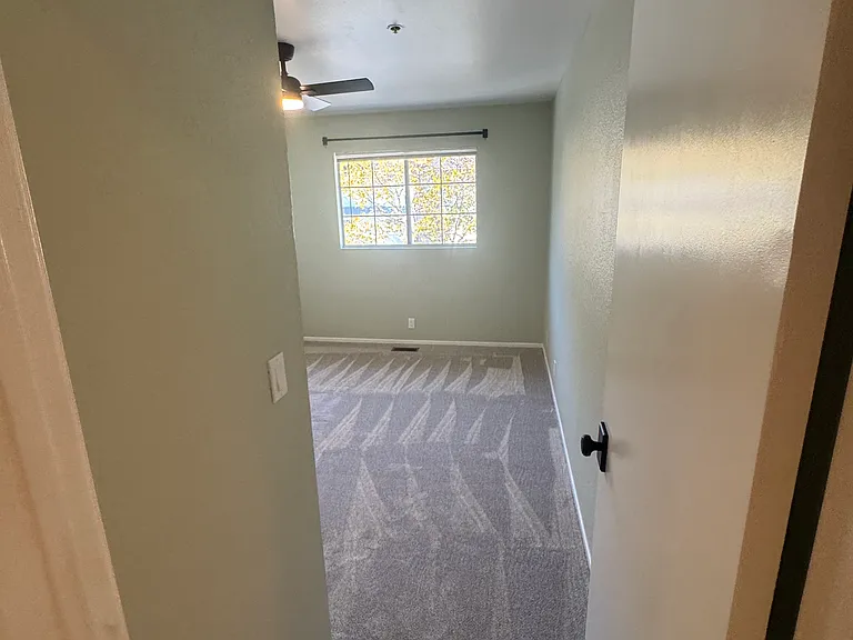 1043 Southwood Dr #J — Photo 26