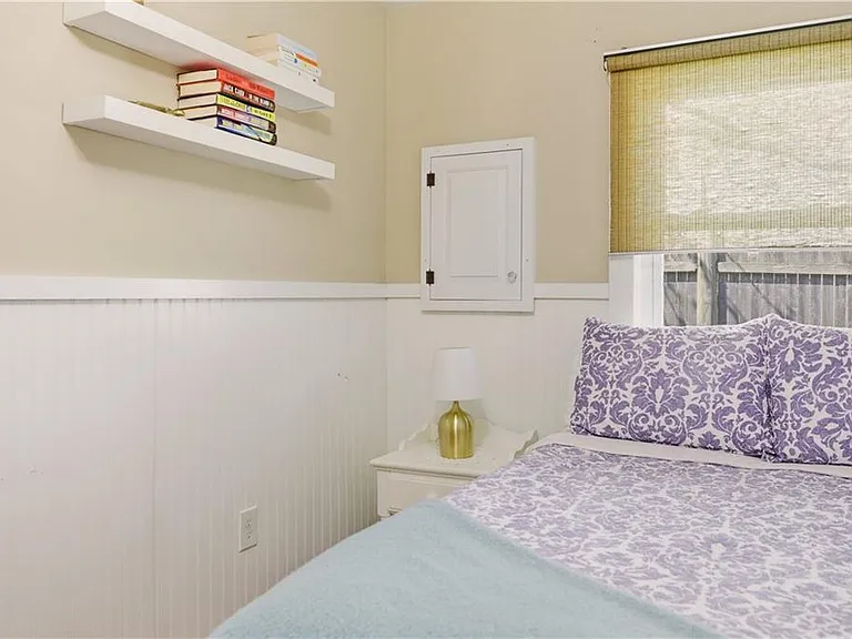 272 Riverside St — Photo 27