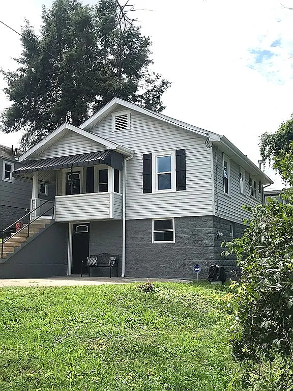 206 Shepherd Ave photo 1