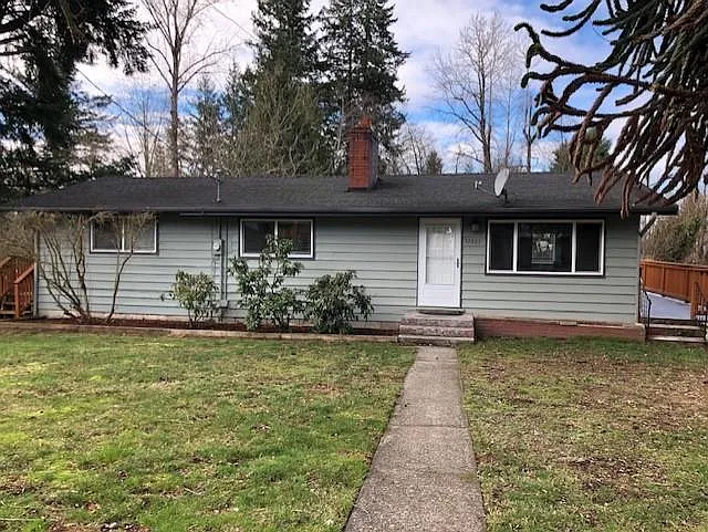 32823 5th Ave photo 1