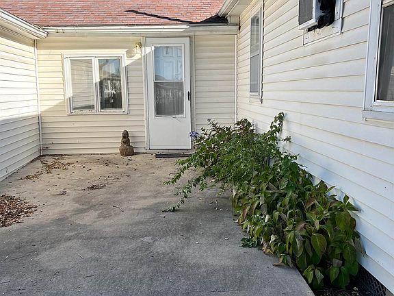 3rd image of 231 E McKinley St