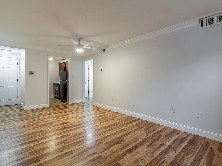 5410 Wellesley Ave #2 — Photo 2