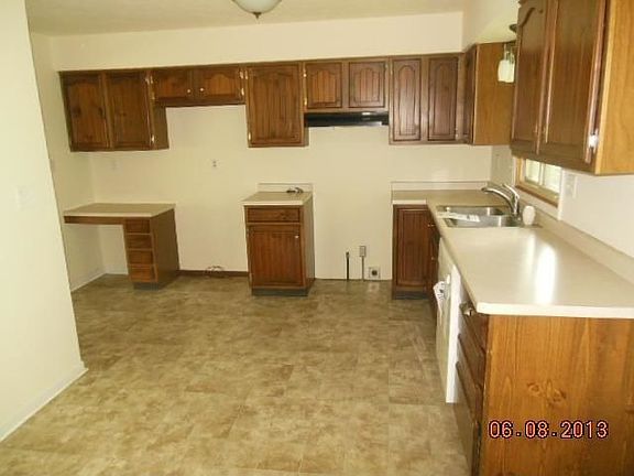 4th image of 206 Olson Dr