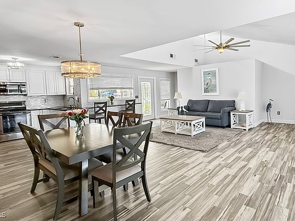 5th image of 18028 Phlox Dr