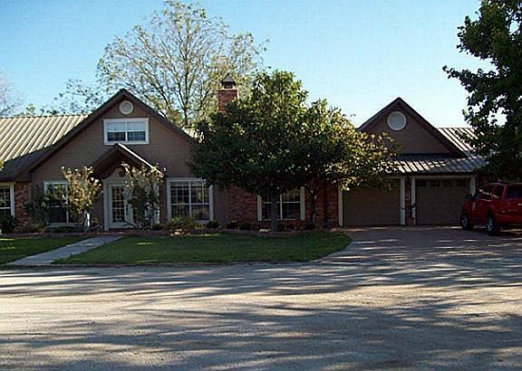 2nd image of 231 Avolyn Ave