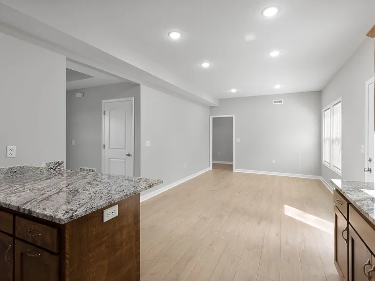 107 Allen Dr — Photo 28
