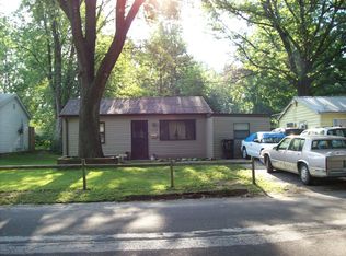 10236 Duke Dr, Saint Louis, MO 63136