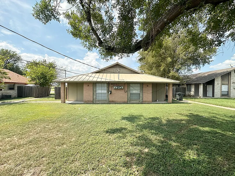 2104 N WS Young Dr — Photo 16