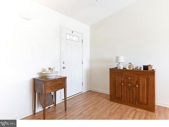 4th image of 17166 Phillips Hill Rd