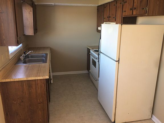3rd image of 1644 Foxhaven Dr #21