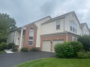 2827 Waterfront Ave, Algonquin, IL 60102