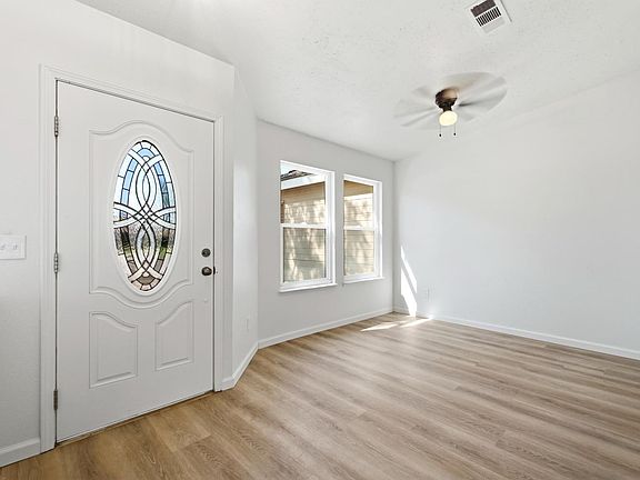 5th image of 280 Greystone Ct