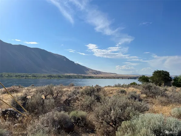 18102 Shore Avenue SW, Beverly, WA 99321