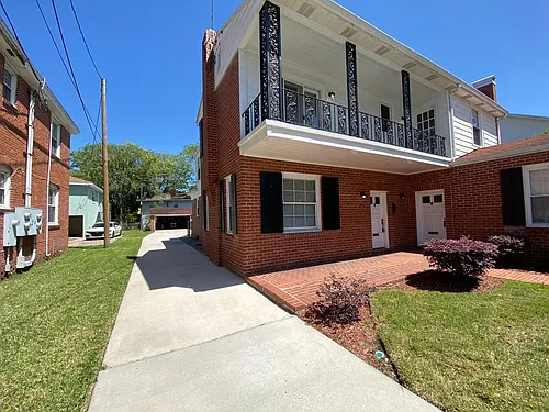 Belmont Terrace 1271 Photo 1