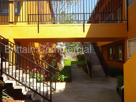 3rd image of 5325 El Camino Ave APT 211