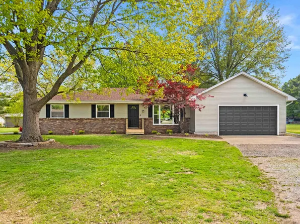13427 N Dover Ln, Chillicothe, IL 61523