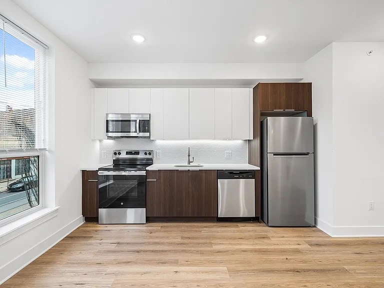 4324 Lancaster Ave — Photo 16