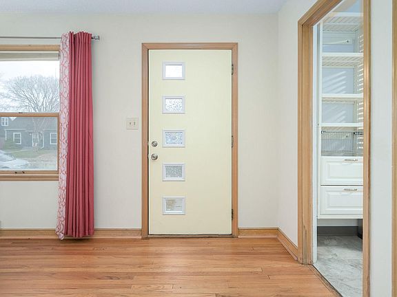 4th image of 5745 27th Ave S