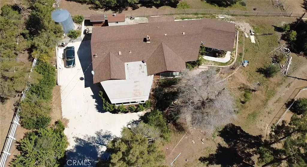 4 bed, 2362 sqft, $5,000 — Photo 2